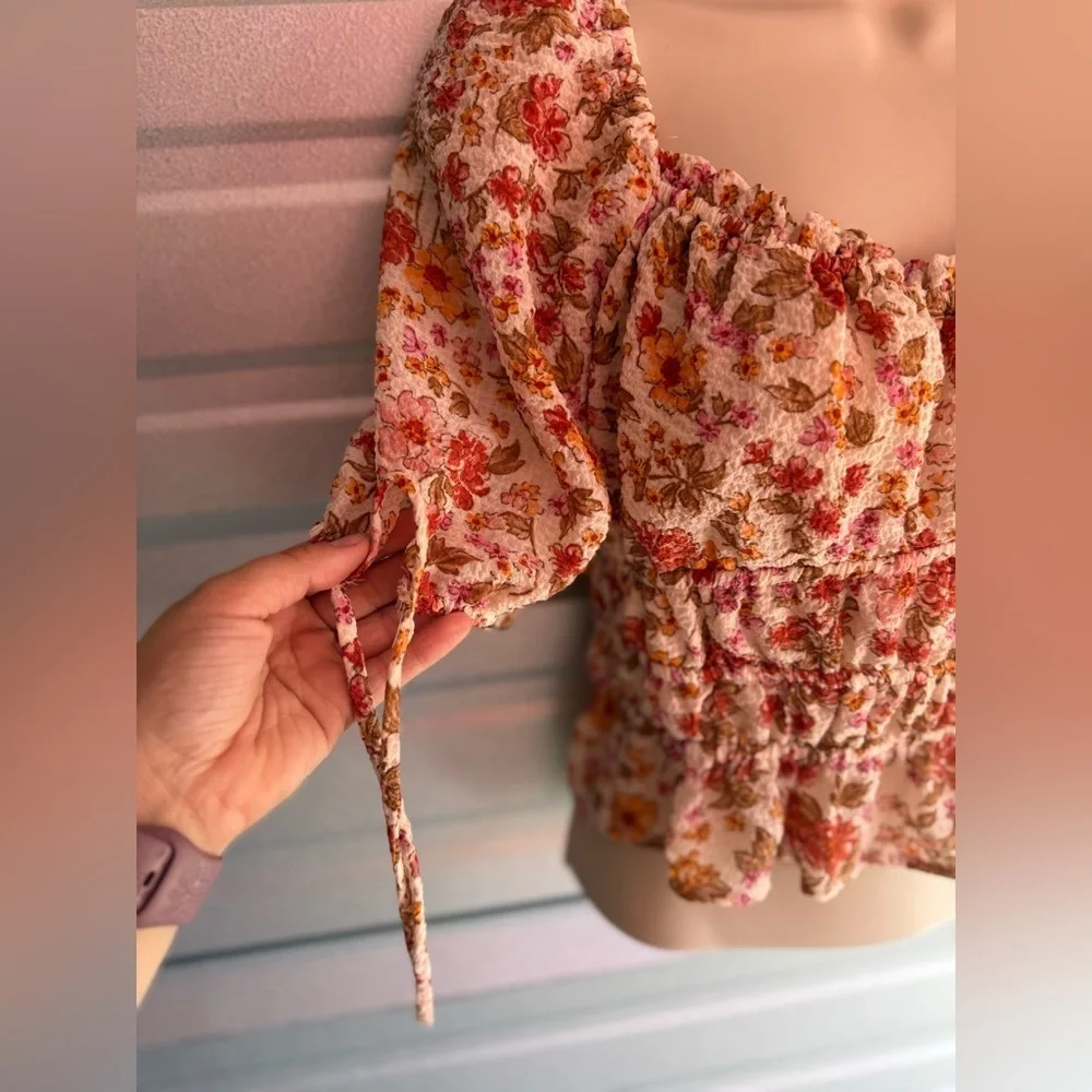 Women’s LUSH Jax Cropped Boho Floral Puff Sleeve Blouse Size Small - Picture 4 of 11